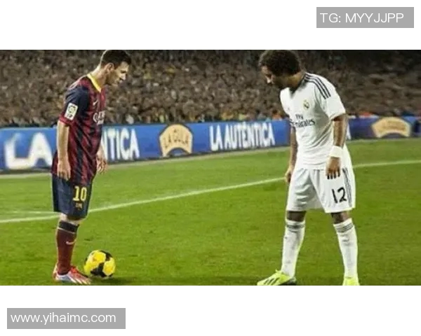 《足球世界精彩纷呈的球星盘点与突破性表现》 《足球世界精彩纷呈的球星盘点与突破性表现》