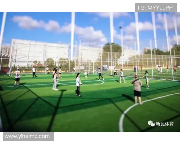 冷静从容 足球场上那些始终保持微笑与理智的球星们