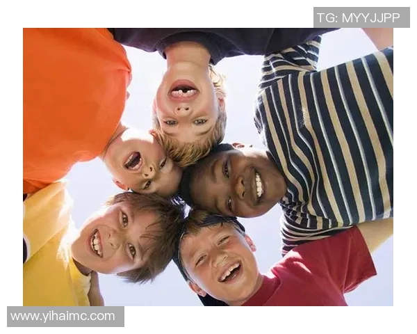 足球球星笑容背后的魅力展现与个人魅力的完美融合 足球球星笑容背后的魅力展现与个人魅力的完美融合